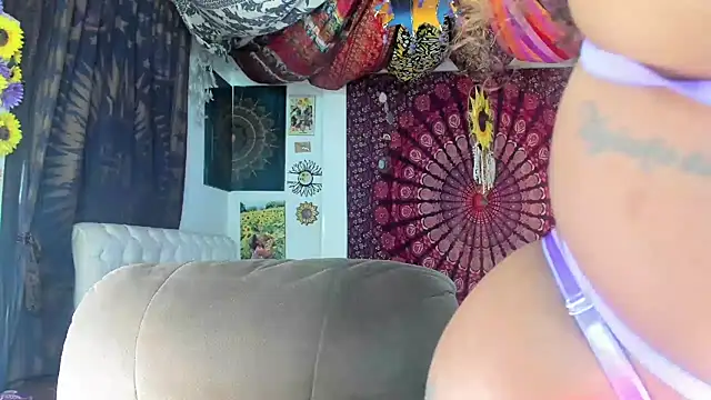 Snapshot of ElizaGrey_ chatting on 03/04/25, 02:06 ElizaGrey  online show from 03/04/25, 02:06