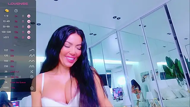 Snapshot of wowEva chatting on 02/08/25, 11:33 wowEva online show from 02/08/25, 11:33