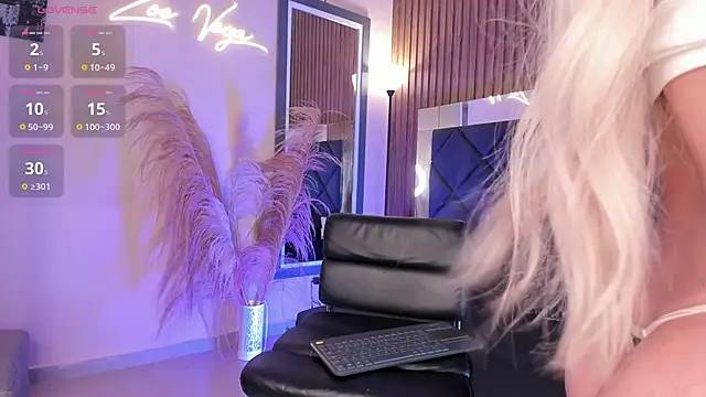 Snapshot of Zoevegass chatting on 03/03/25, 05:50 Zoevegass online show from 03/03/25, 05:50