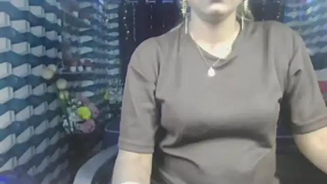 Hotty Navyaa online show from 11/17/25, 04:46