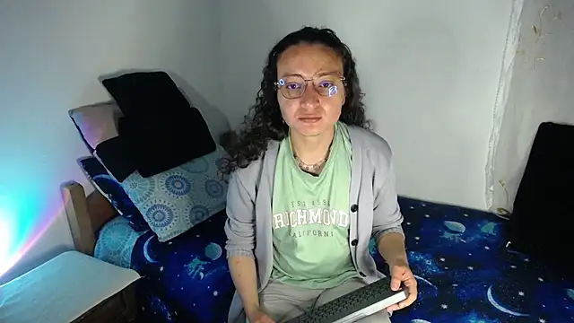 Snapshot of monkeywillwhite chatting on 02/26/26, 03:38 monkeywillwhite online show from 02/26/26, 03:38