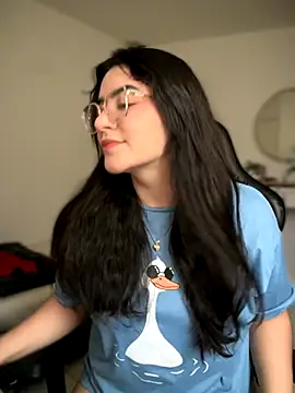 Snapshot of Lia_flowers chatting on 10/26/25, 08:15 Lia flowers online show from 10/26/25, 08:15