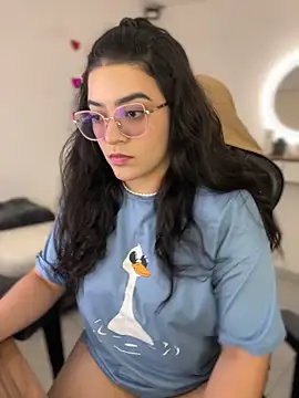 Snapshot of Lia_flowers chatting on 02/18/26, 11:01 Lia flowers online show from 02/18/26, 11:01