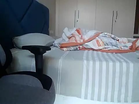 Snapshot of insanefreak69 chatting on 02/17/26, 02:08 insanefreak69 online show from 02/17/26, 02:08