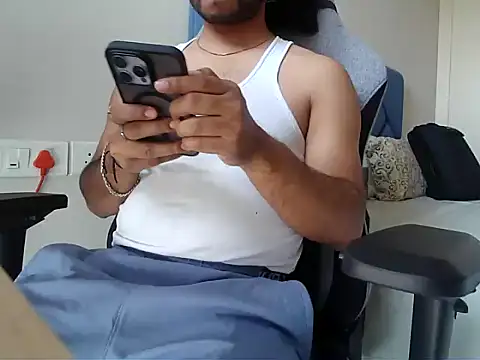 Snapshot of insanefreak69 chatting on 03/05/26, 10:22 insanefreak69 online show from 03/05/26, 10:22