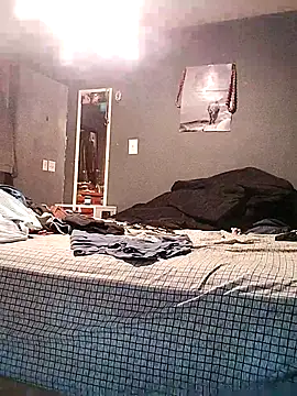 Snapshot of hottestcouplevaa chatting on 12/13/25, 10:04 hottestcouplevaa online show from 12/13/25, 10:04