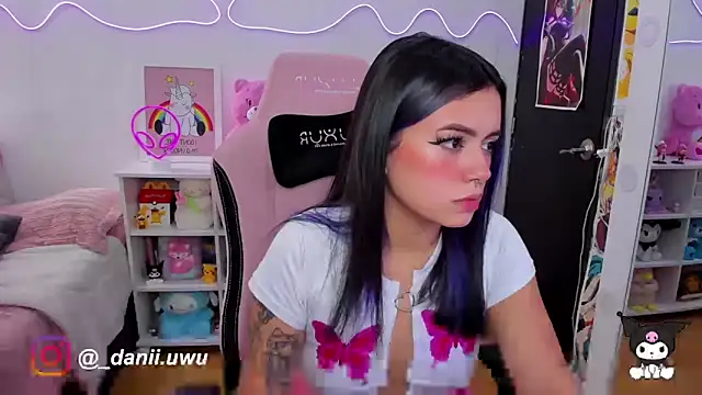 Snapshot of CuteDani_ chatting on 03/05/25, 06:01 CuteDani online show from 03/05/25, 06:01