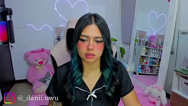 Snapshot of CuteDani_ chatting on 04/01/26, 03:51 CuteDani online show from 04/01/26, 03:51