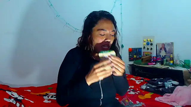 AmaraRoberts420 online show from 12/07/24, 03:19