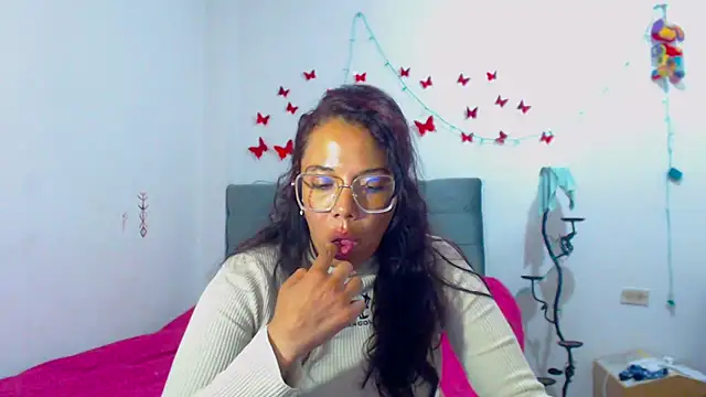 AmaraRoberts420 online show from 03/18/25, 10:37