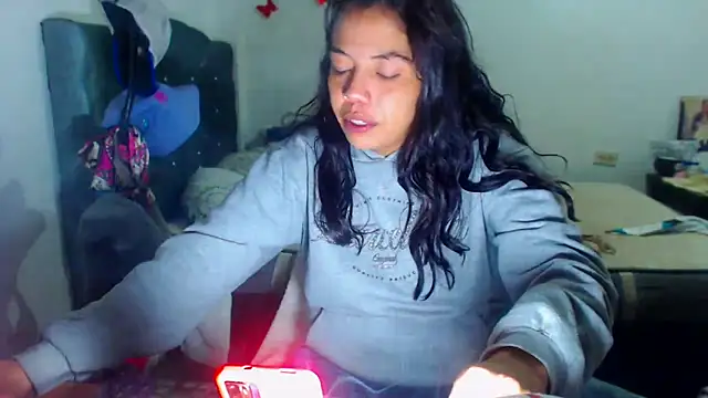 AmaraRoberts420 online show from 11/19/25, 01:27