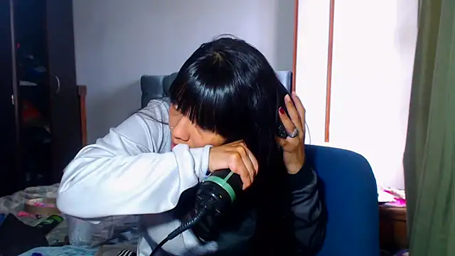 Snapshot of AmaraRoberts420 chatting on 02/23/26, 08:39 AmaraRoberts420 online show from 02/23/26, 08:39