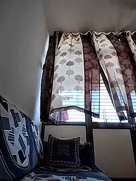 Snapshot of Instant_charger@xh chatting on 04/05/26, 06:43 Instant chargerxh online show from 04/05/26, 06:43