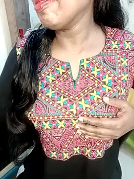 Snapshot of esita_1212 chatting on 03/02/25, 04:10 esita 1212 online show from 03/02/25, 04:10