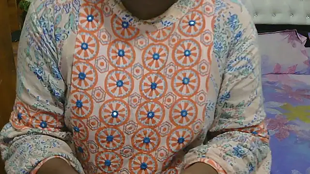 Snapshot of esita_1212 chatting on 01/15/26, 02:38 esita 1212 online show from 01/15/26, 02:38