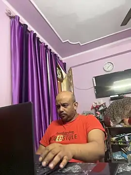 Dick 6inches online show from 10/08/25, 01:36