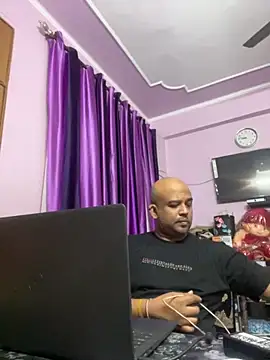 Dick 6inches online show from 10/27/25, 03:16