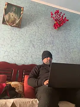 Dick 6inches online show from 12/16/25, 07:46