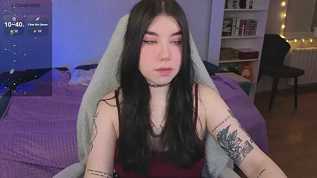 Snapshot of kellyharris chatting on 12/21/25, 02:46 kellyharris online show from 12/21/25, 02:46