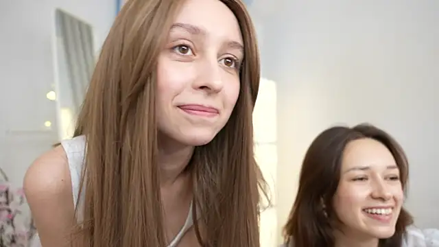 Snapshot of VivianLy_ chatting on 12/05/24, 09:50 VivianLy online show from 12/05/24, 09:50