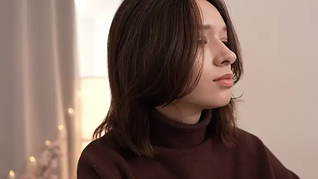 Snapshot of VivianLy_ chatting on 02/21/25, 11:01 VivianLy online show from 02/21/25, 11:01