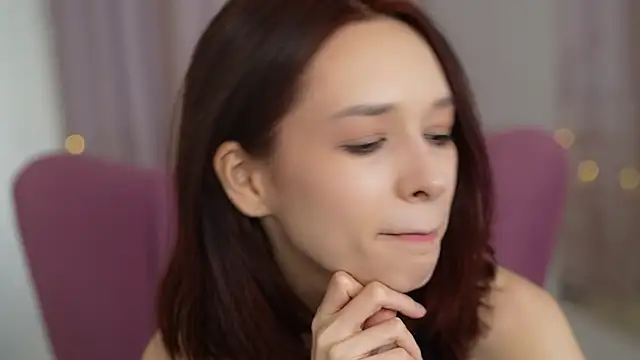 Snapshot of VivianLy_ chatting on 03/13/25, 11:19 VivianLy online show from 03/13/25, 11:19