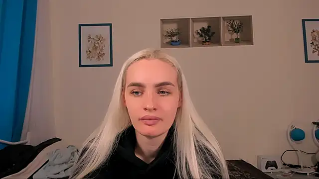 OliviaKisss online show from 05/13/26, 01:08