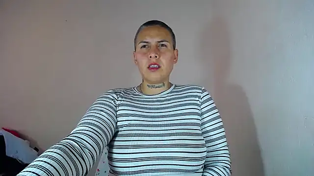 Snapshot of Yessi_rousse chatting on 12/14/24, 12:01 Yessi rousse online show from 12/14/24, 12:01