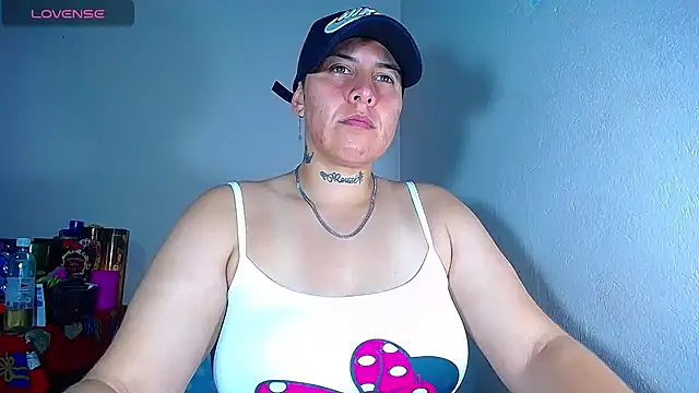 Snapshot of Yessi_rousse chatting on 12/27/24, 12:50 Yessi rousse online show from 12/27/24, 12:50