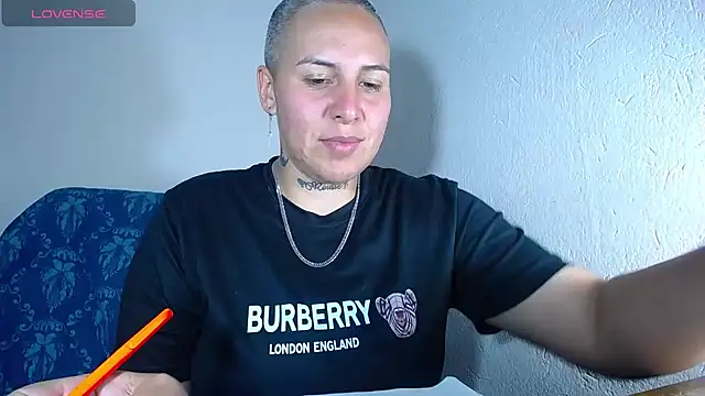 Snapshot of Yessi_rousse chatting on 01/03/25, 12:54 Yessi rousse online show from 01/03/25, 12:54