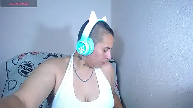 Snapshot of Yessi_rousse chatting on 01/13/25, 04:50 Yessi rousse online show from 01/13/25, 04:50