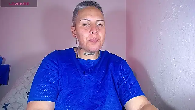 Snapshot of Yessi_rousse chatting on 02/06/25, 05:19 Yessi rousse online show from 02/06/25, 05:19