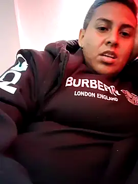 Snapshot of Yessi_rousse chatting on 03/05/25, 07:27 Yessi rousse online show from 03/05/25, 07:27