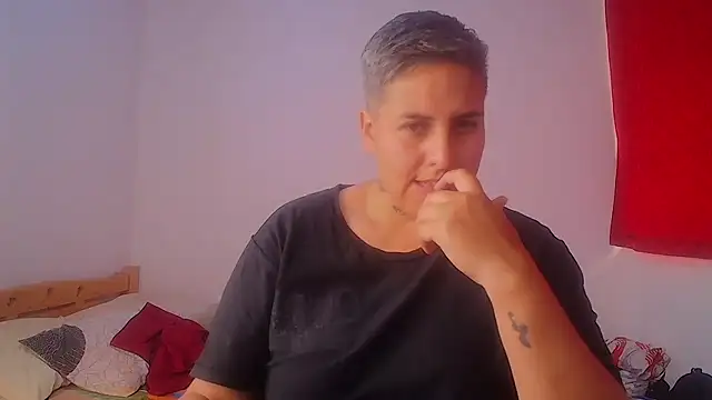 Snapshot of Yessi_rousse chatting on 10/06/25, 08:06 Yessi rousse online show from 10/06/25, 08:06