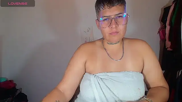 Snapshot of Yessi_rousse chatting on 11/08/25, 11:58 Yessi rousse online show from 11/08/25, 11:58