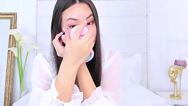 NaomiYuu online show from 02/07/25, 06:03