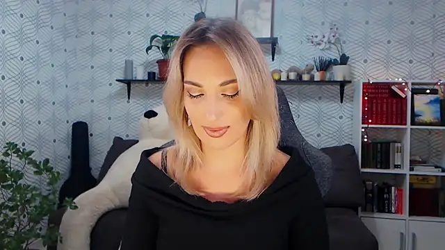 MillaXQueen online show from 05/10/26, 01:16