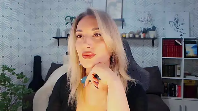 MillaXQueen online show from 05/14/26, 11:17