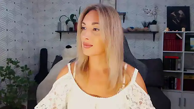 MillaXQueen online show from 07/30/26, 03:22