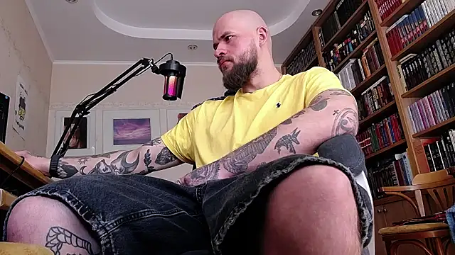 Snapshot of FindomJason chatting on 05/23/26, 07:02 FindomJason online show from 05/23/26, 07:02
