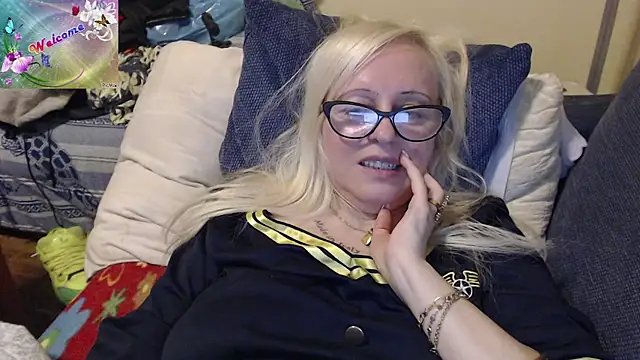 martachatte online show from 11/08/25, 09:46