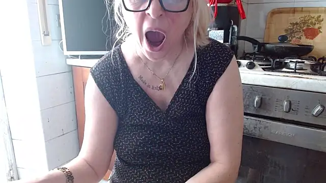 martachatte online show from 04/26/26, 07:28