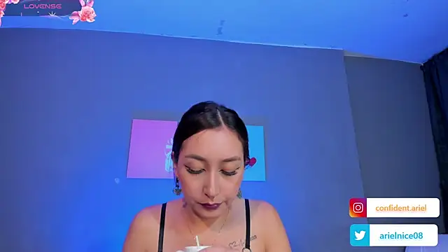 ariel35 online show from 02/14/25, 01:23