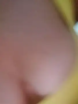 Snapshot of Yassmina11 chatting on 11/22/25, 02:10 Yassmina11 online show from 11/22/25, 02:10