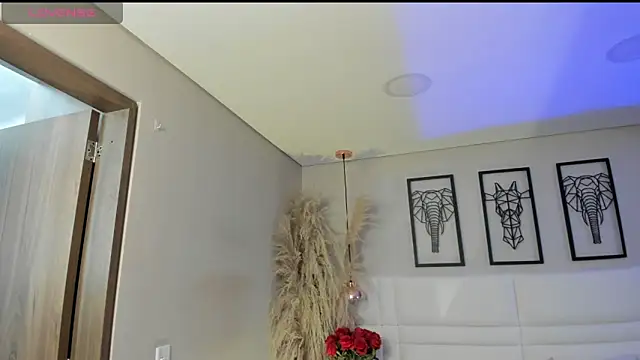 Rebeca jones online show from 10/22/25, 12:27