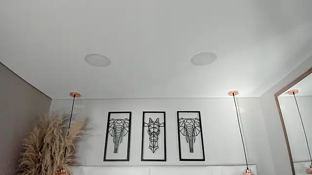 Rebeca jones online show from 10/24/25, 12:56