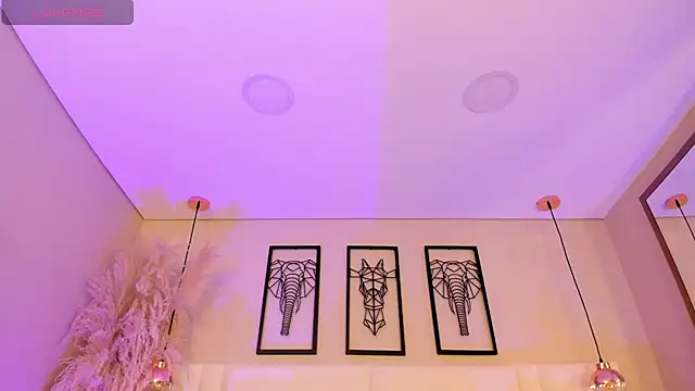 Rebeca jones online show from 10/30/25, 12:06