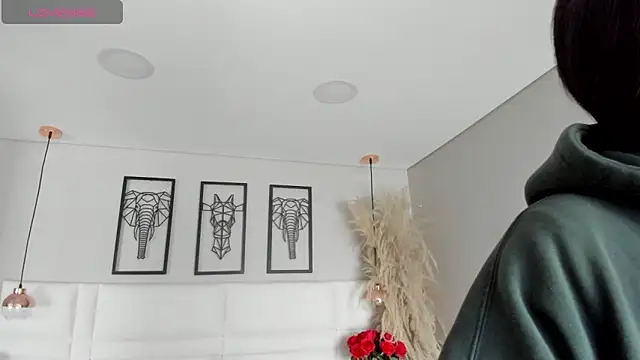 Rebeca jones online show from 11/08/25, 12:05