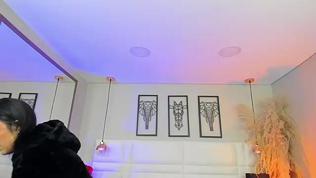 Rebeca jones online show from 12/01/25, 11:59