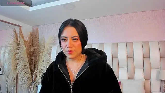 Rebeca jones online show from 01/13/26, 12:21